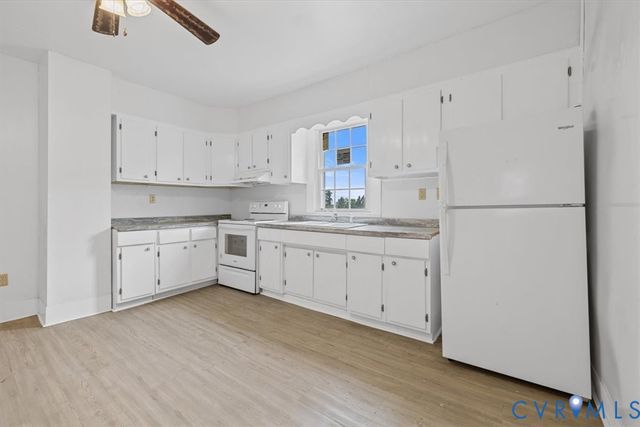 422 Cartersville Rd, Cumberland, VA 23040
