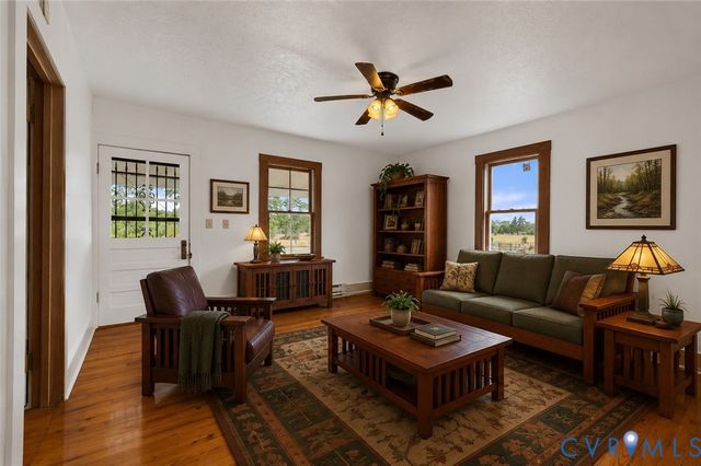 422 Cartersville Rd, Cumberland, VA 23040
