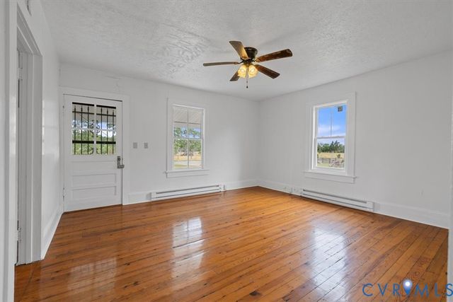 422 Cartersville Rd, Cumberland, VA 23040