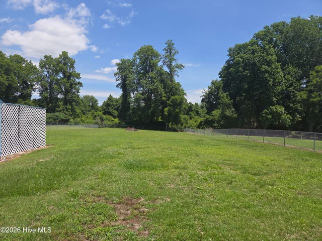1133 S Parker Road, Holly Ridge, NC 28445