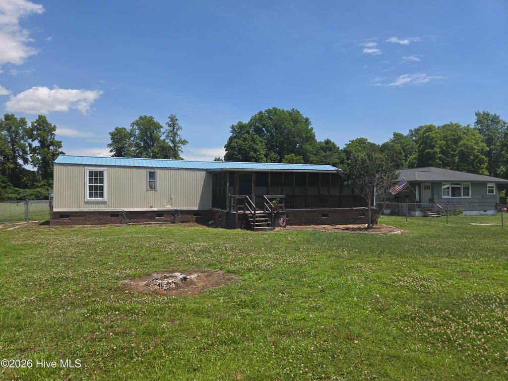1133 S Parker Road, Holly Ridge, NC 28445