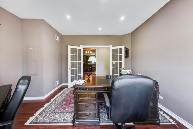 1631 E Greenwood Drive, Mount Prospect, IL 60056