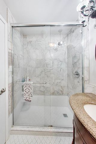 1631 E Greenwood Drive, Mount Prospect, IL 60056