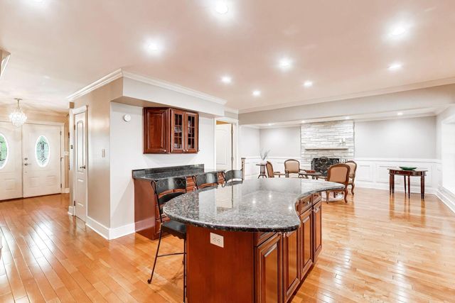 1631 E Greenwood Drive, Mount Prospect, IL 60056