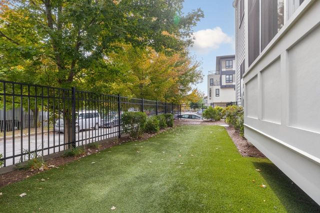 11 Tannery Brook Row 1, Somerville, MA 02144