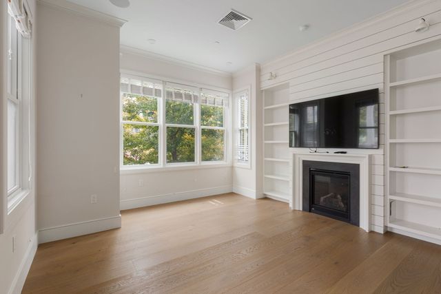 11 Tannery Brook Row 1, Somerville, MA 02144