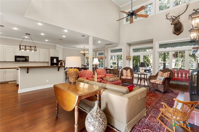 244 Lake Ridge Drive, Seguin, TX 78155