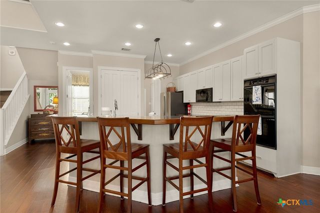 244 Lake Ridge Drive, Seguin, TX 78155