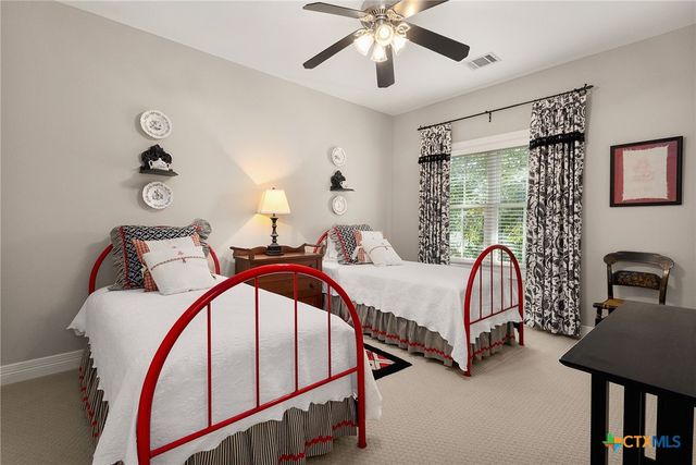 244 Lake Ridge Drive, Seguin, TX 78155