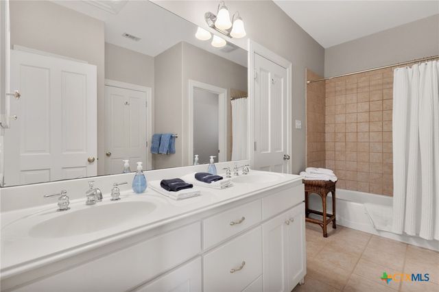 244 Lake Ridge Drive, Seguin, TX 78155
