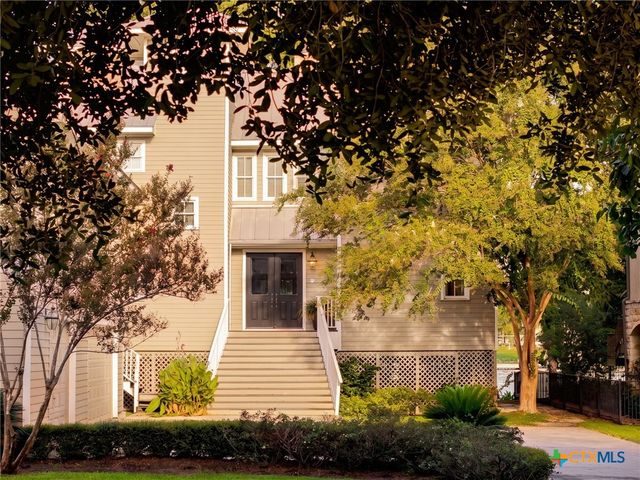 244 Lake Ridge Drive, Seguin, TX 78155