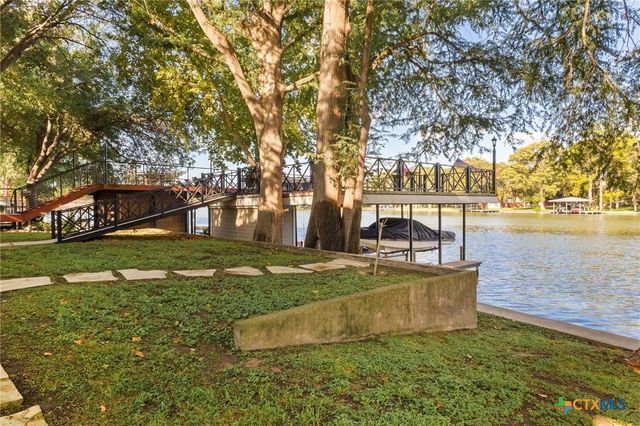 244 Lake Ridge Drive, Seguin, TX 78155