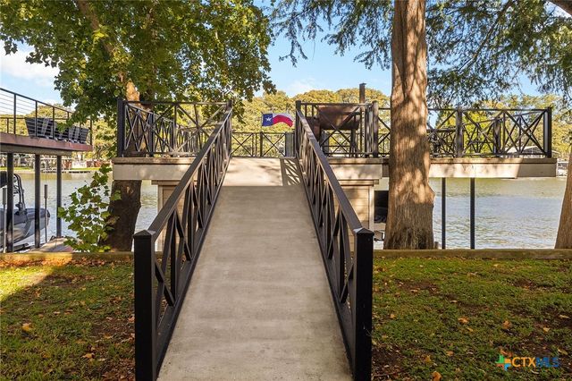 244 Lake Ridge Drive, Seguin, TX 78155
