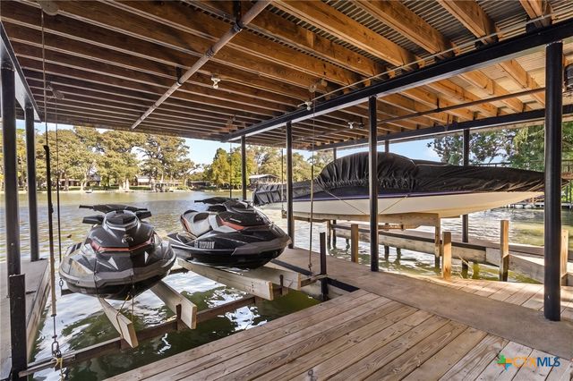 244 Lake Ridge Drive, Seguin, TX 78155