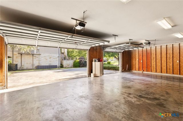 244 Lake Ridge Drive, Seguin, TX 78155