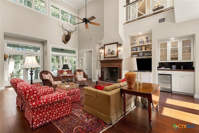 244 Lake Ridge Drive, Seguin, TX 78155