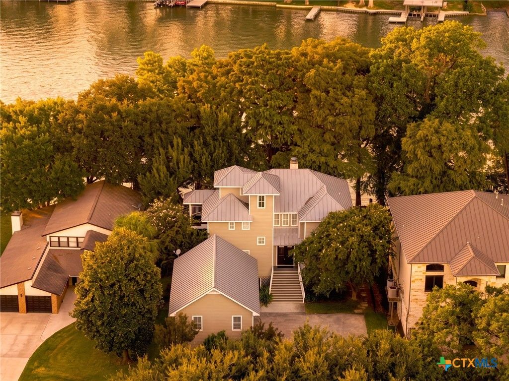 244 Lake Ridge Drive, Seguin, TX 78155