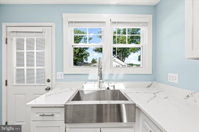 505 MONROE BAY AVE, Colonial Beach, VA 22443
