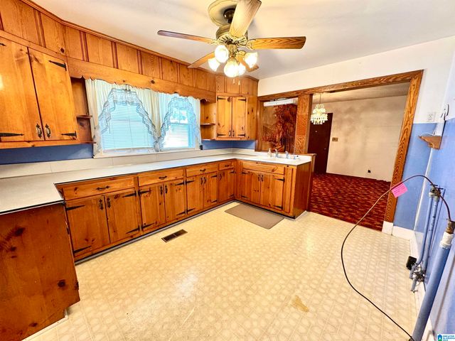 419 10TH STREET S, Bessemer, AL 35020