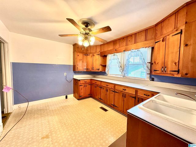 419 10TH STREET S, Bessemer, AL 35020