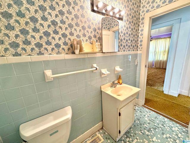 419 10TH STREET S, Bessemer, AL 35020