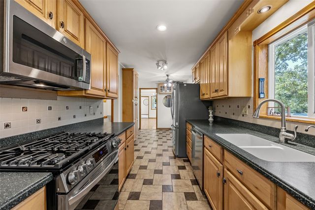 1416 Norwood Drive SE, Cedar Rapids, IA 52403