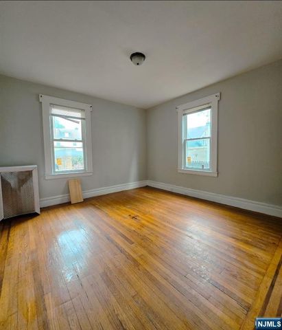 205-207 Chancellor Avenue, Newark, NJ 07112