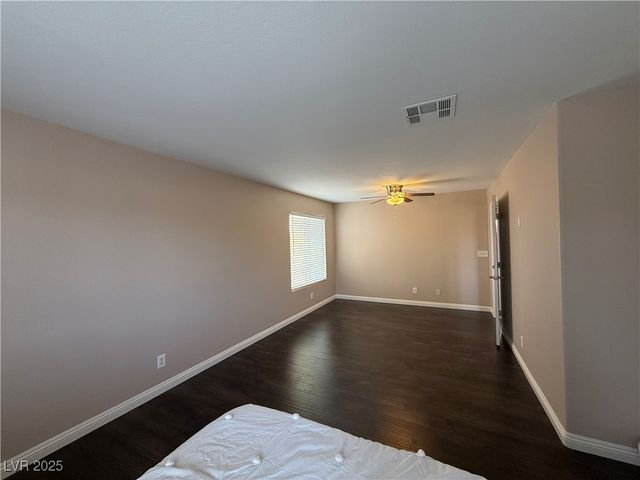 8061 Yellow Daisy Avenue, Las Vegas, NV 89147