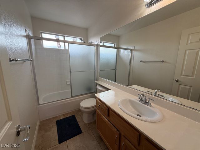 8061 Yellow Daisy Avenue, Las Vegas, NV 89147