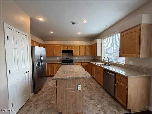 8061 Yellow Daisy Avenue, Las Vegas, NV 89147