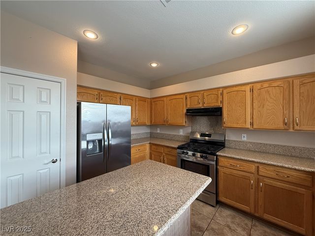 8061 Yellow Daisy Avenue, Las Vegas, NV 89147