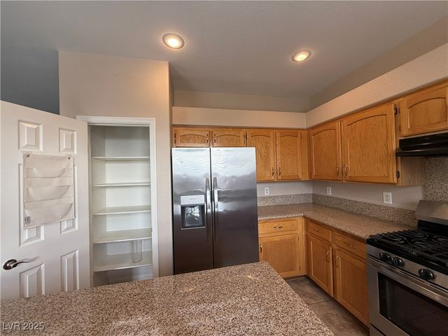 8061 Yellow Daisy Avenue, Las Vegas, NV 89147