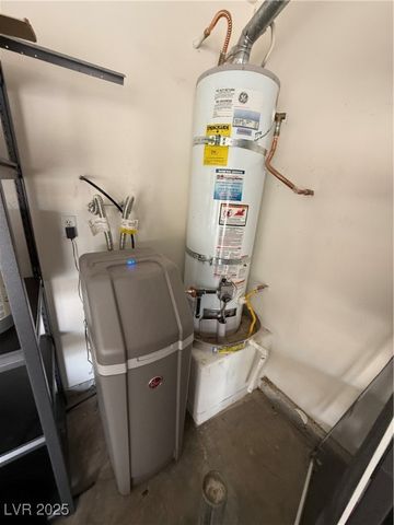 8061 Yellow Daisy Avenue, Las Vegas, NV 89147