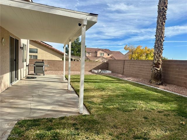 8061 Yellow Daisy Avenue, Las Vegas, NV 89147