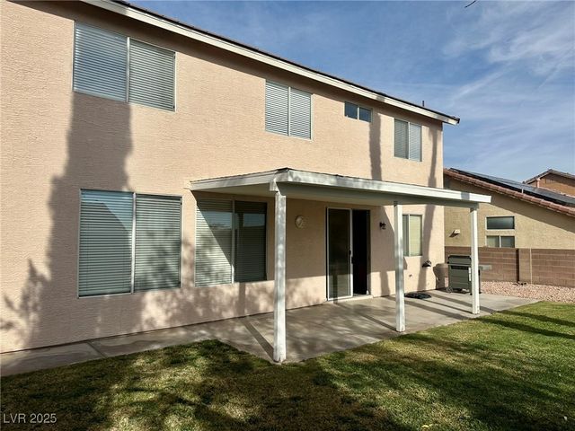 8061 Yellow Daisy Avenue, Las Vegas, NV 89147