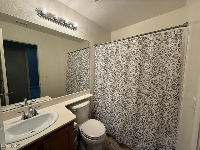 8061 Yellow Daisy Avenue, Las Vegas, NV 89147