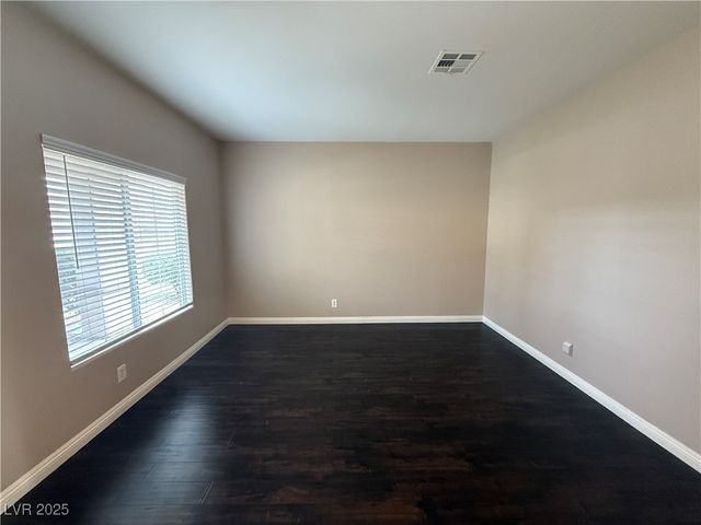 8061 Yellow Daisy Avenue, Las Vegas, NV 89147