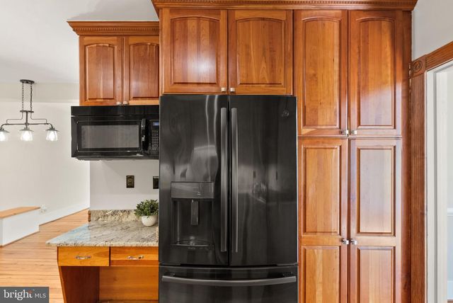 37151 BRANCHRIVER, Hillsboro, VA 20132