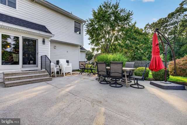 68 LONGWOOD DR, Sicklerville, NJ 08081