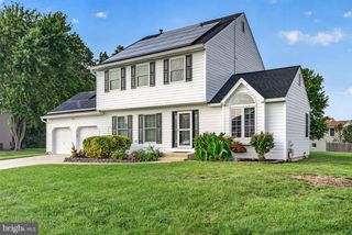 68 LONGWOOD DR, Sicklerville, NJ 08081