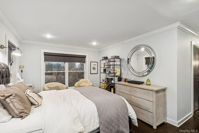 19 Walnut Avenue, East Quogue, NY 11942