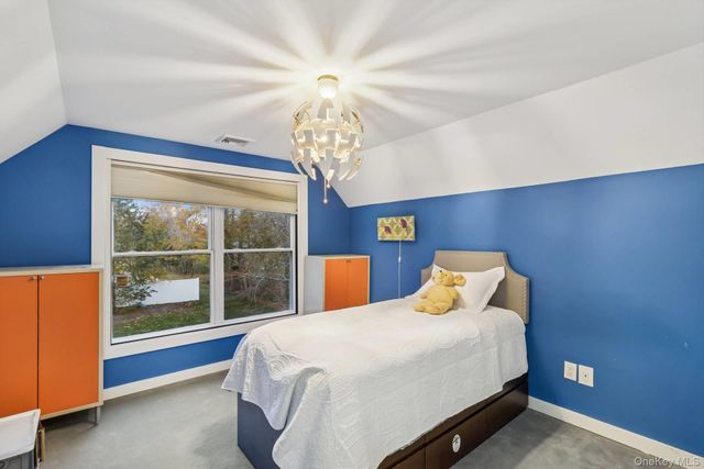 19 Walnut Avenue, East Quogue, NY 11942