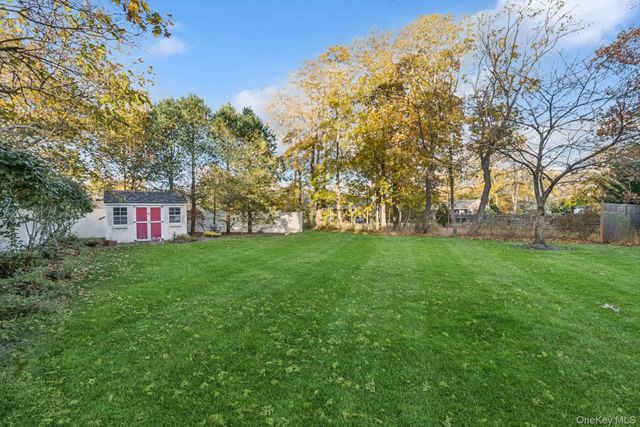 19 Walnut Avenue, East Quogue, NY 11942