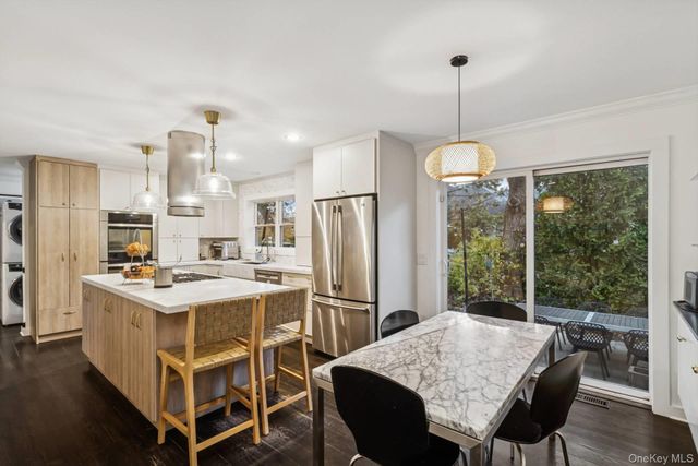 19 Walnut Avenue, East Quogue, NY 11942