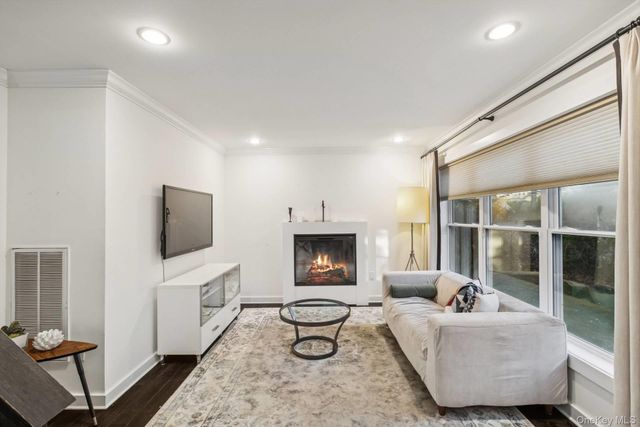 19 Walnut Avenue, East Quogue, NY 11942