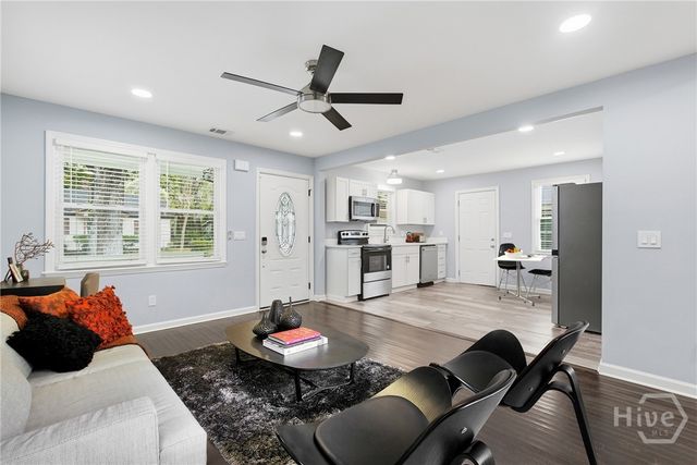 701 E 35th Street, Savannah, GA 31401