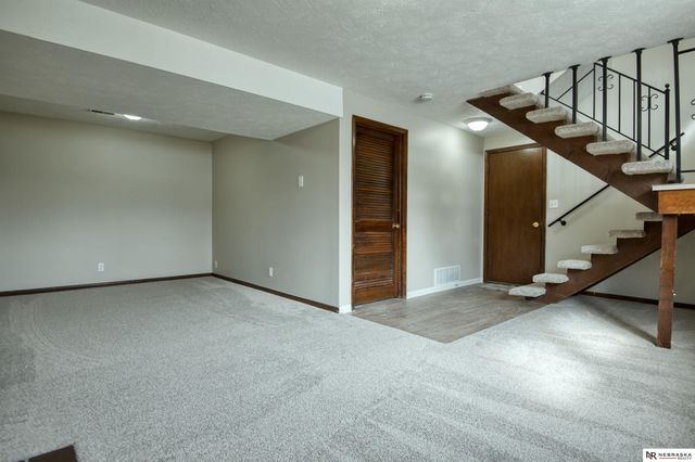 2212 N 143rd Avenue, Omaha, NE 68164