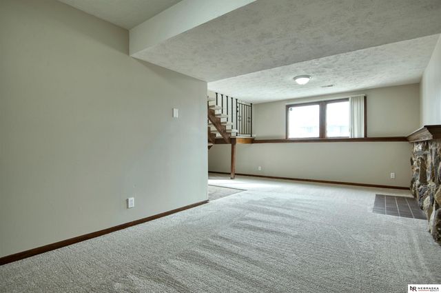 2212 N 143rd Avenue, Omaha, NE 68164