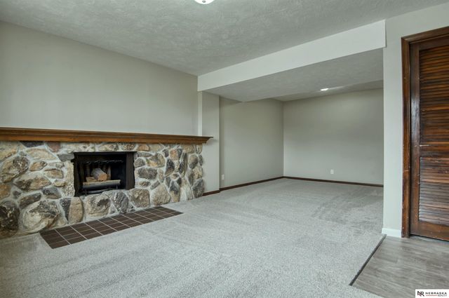 2212 N 143rd Avenue, Omaha, NE 68164