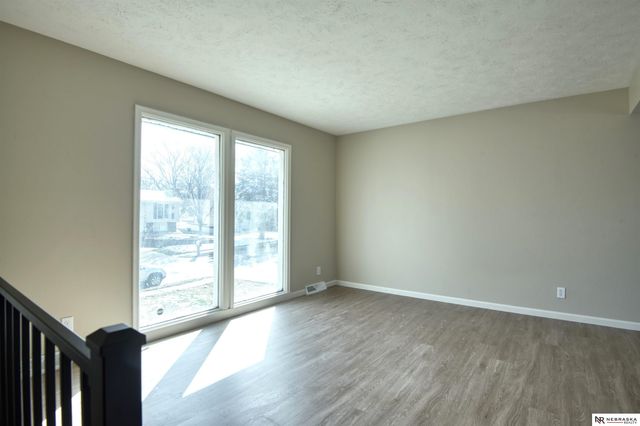 2212 N 143rd Avenue, Omaha, NE 68164